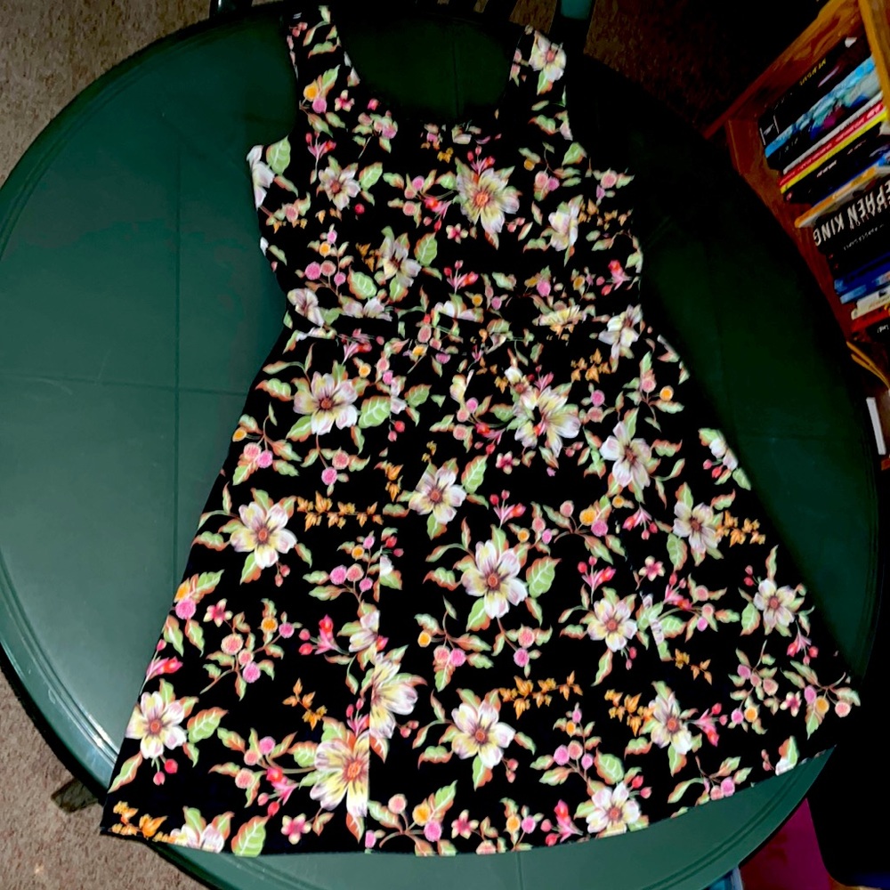 Fun Summer Black Floral Tank Dress With Matching Belt
